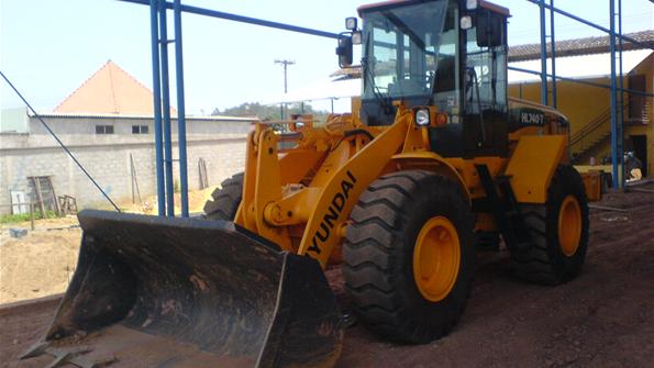 Pá Carregadeira Hyundai HL-740
